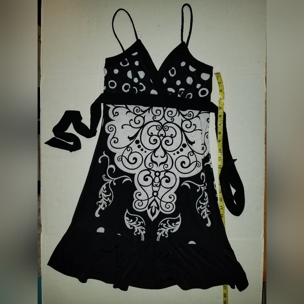 Black White Patterned Dress V Neck Spaghetti Straps Belt Ruffle